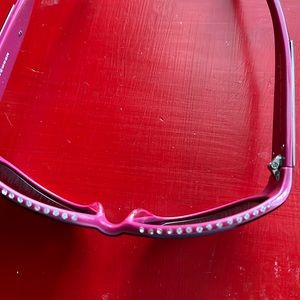 Rocawear sunglasses with case & dust cloth.